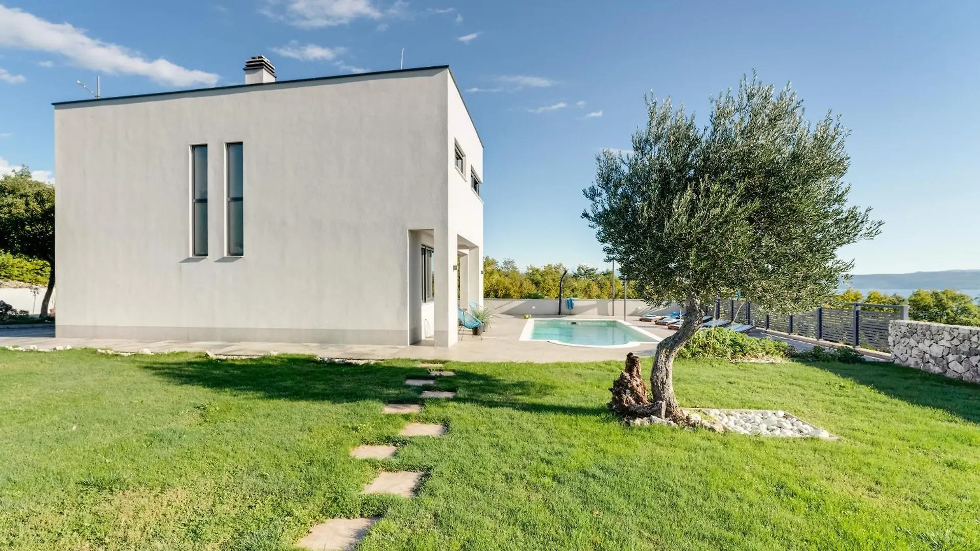 Luxury Villa With Pool Near The Beach, Great View - Traveler Tourist Agency Krk - Id 2135 Crikvenica